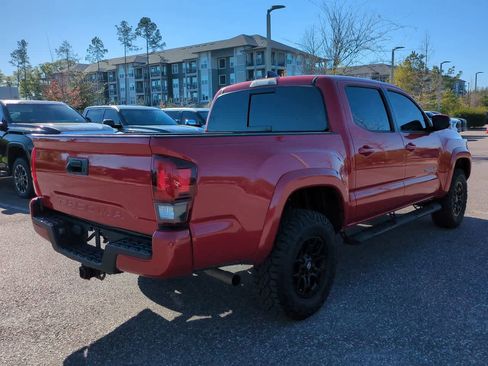 Used 2022 Toyota Tacoma SR5 w/ Technology Package image 6