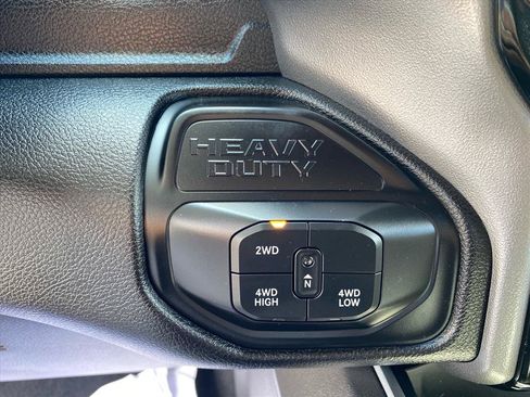 Used 2025 RAM 3500 Big Horn AWD/4WD image 12