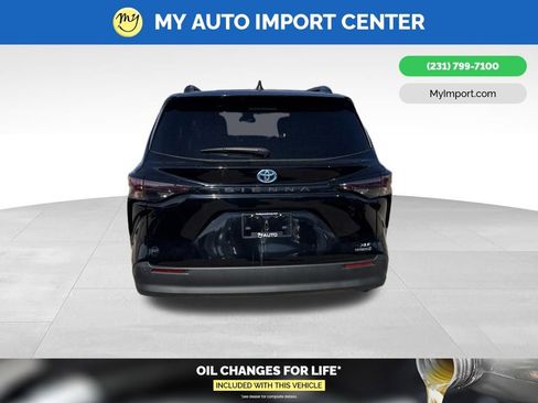 Used 2023 Toyota Sienna XLE FWD image 6