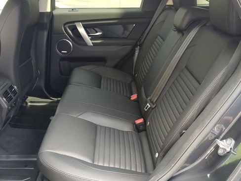 Used 2025 Land Rover Discovery Sport S image 21