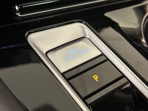 New 2025 Volkswagen Atlas SEL Premium R-Line image 21