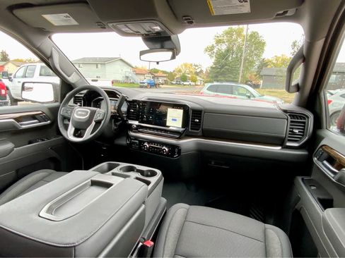 New 2026 GMC Sierra 1500 Elevation image 40