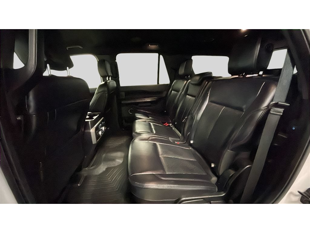 Used 2019 Ford Expedition XLT w/ Equipment Group 202A AWD/4WD image 14