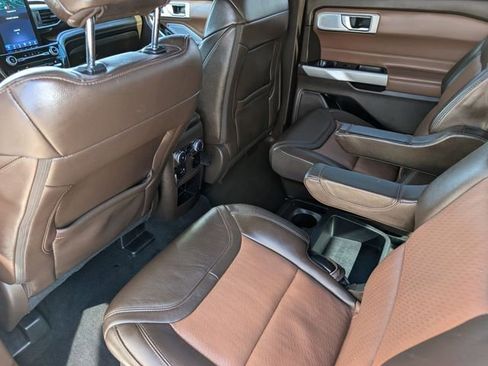Used 2021 Ford Explorer King Ranch w/ Premium Technology Package image 18