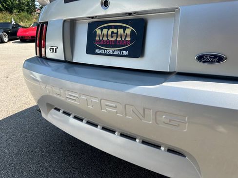 Used 2004 Ford Mustang GT image 3