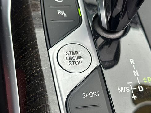 Used 2021 BMW M440i Convertible w/ Premium Package image 22