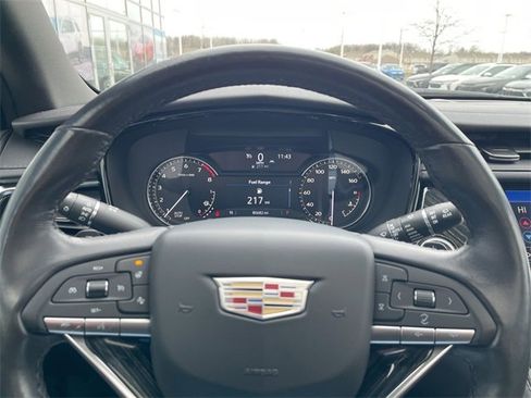 Used 2021 Cadillac XT6 Premium Luxury image 11