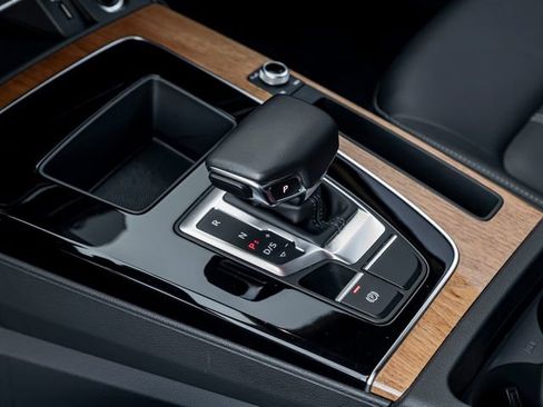 Used 2023 Audi Q5 2.0T Premium w/ Convenience Package image 18