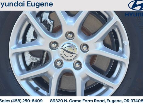 Used 2023 Chrysler Pacifica Touring-L FWD image 34