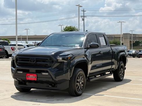 Used 2025 Toyota Tacoma SR5 image 8