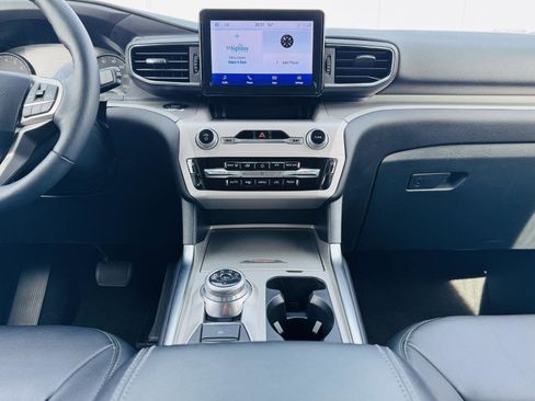 Used 2024 Ford Explorer XLT w/ Equipment Group 202A image 25