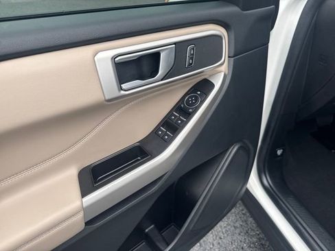 Used 2023 Ford Explorer XLT w/ Equipment Group 202A image 14