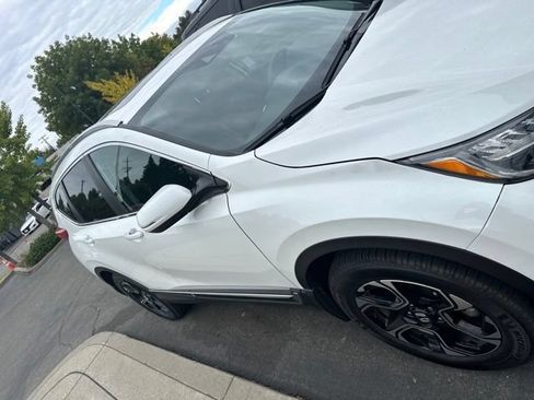 Used 2019 Honda CR-V Touring image 4