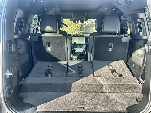 New 2026 Land Rover Defender 130 X-Dynamic SE image 18