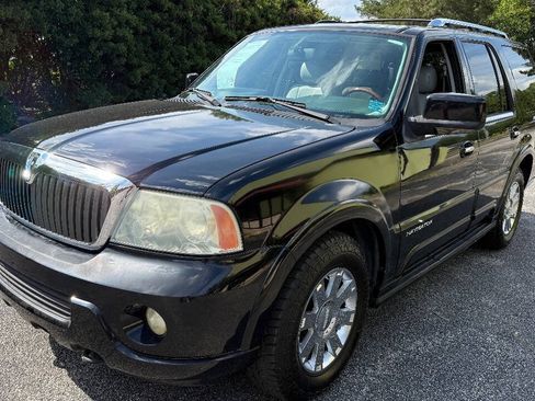 Used 2004 Lincoln Navigator Luxury AWD/4WD image 3