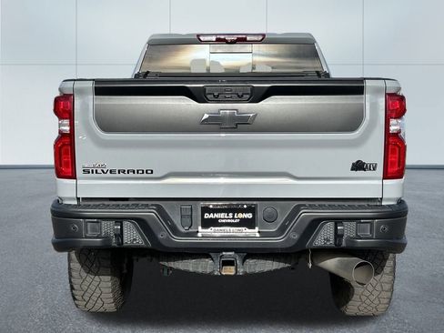 Used 2024 Chevrolet Silverado 2500 ZR2 w/ ZR2 Bison Edition image 4