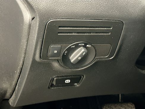 Used 2021 Mercedes-Benz Metris image 17