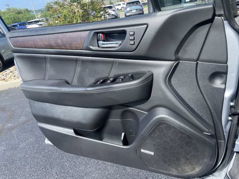 Used 2019 Subaru Outback 2.5i Limited AWD/4WD image 20