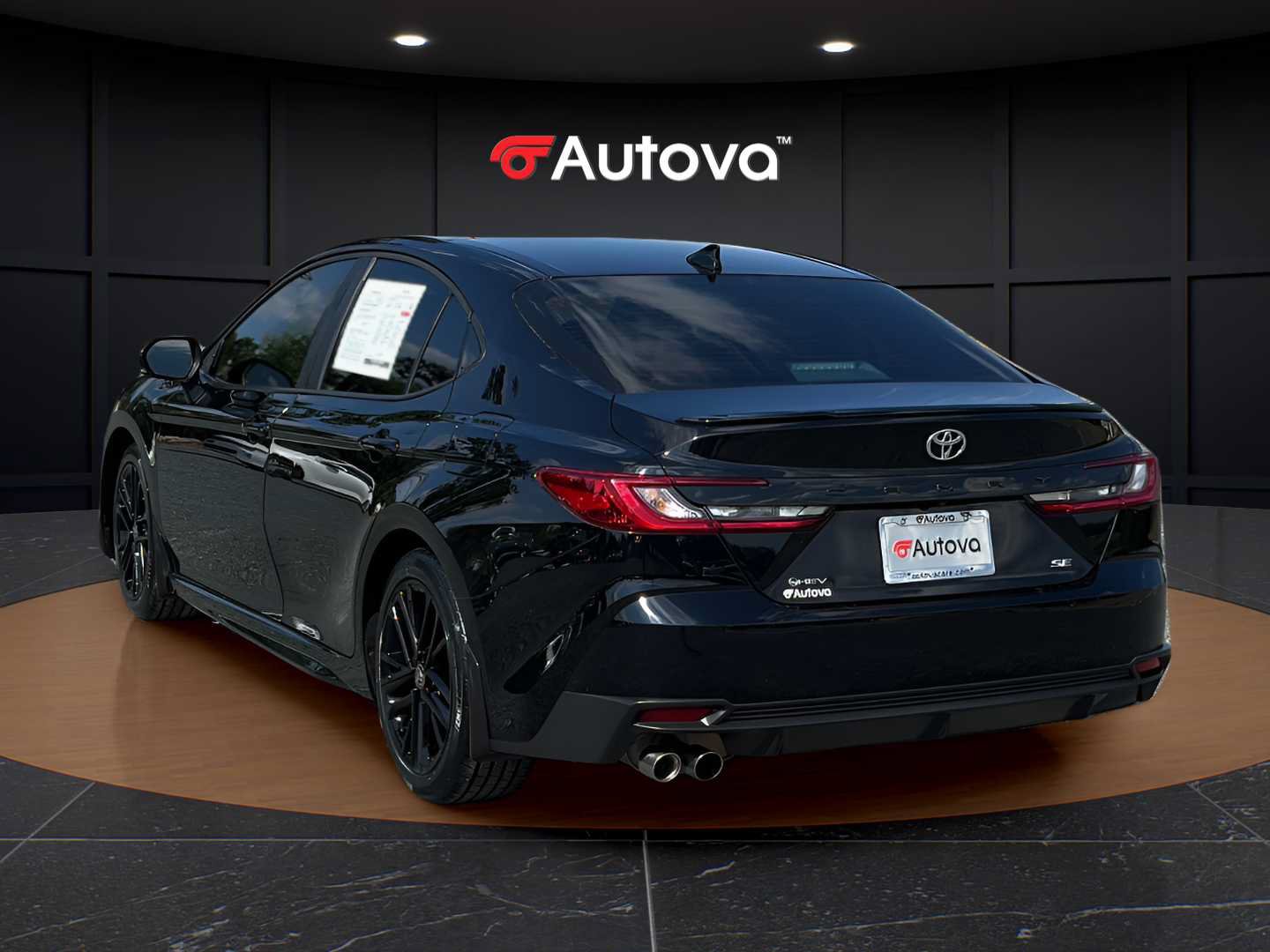 Used 2025 Toyota Camry SE FWD image 3