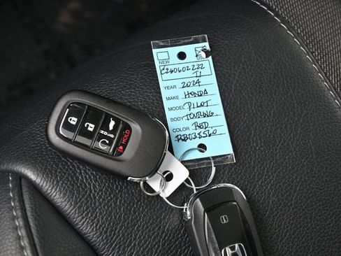 Used 2024 Honda Pilot Touring image 20