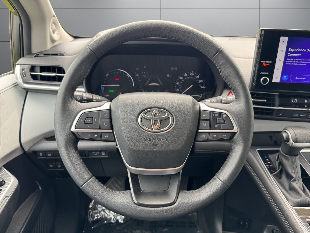 Certified 2025 Toyota Sienna XLE w/ XLE Plus Package AWD/4WD image 13