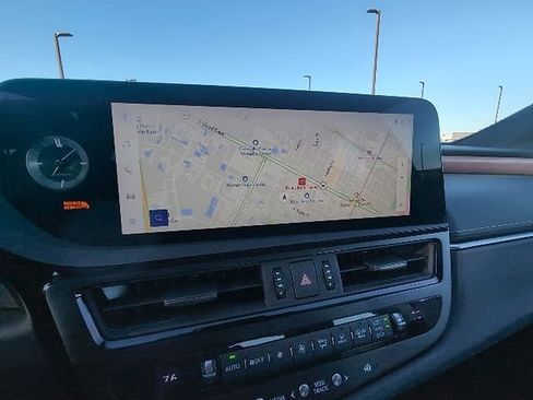Used 2025 Lexus ES 350 Ultra Luxury FWD image 13