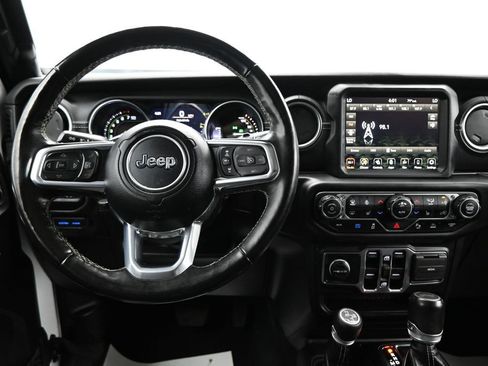 Used 2022 Jeep Wrangler Unlimited Sahara w/ Cold Weather Group AWD/4WD image 13