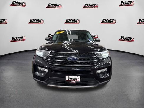 Used 2022 Ford Explorer XLT w/ Equipment Group 202A image 2