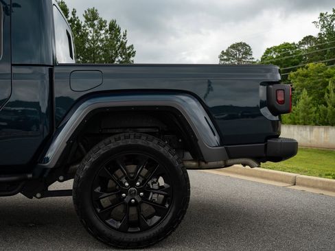 Used 2025 Jeep Gladiator Mojave AWD/4WD image 6