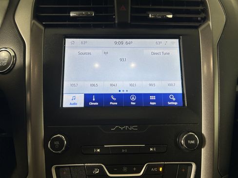 Used 2020 Ford Fusion SE FWD image 21