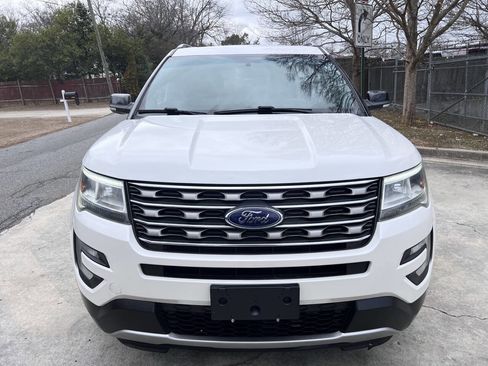 Used 2017 Ford Explorer XLT w/ Equipment Group 201A image 3