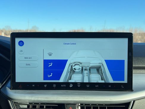 Used 2025 Ford Escape Platinum image 25