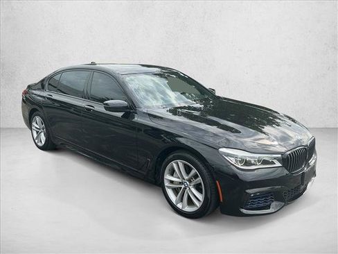 Used 2017 BMW 750i xDrive AWD/4WD image 3
