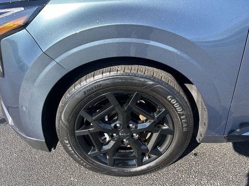 Certified 2025 Kia Carnival SX Prestige image 16