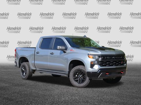 Used 2025 Chevrolet Silverado 1500 Custom Trail Boss AWD/4WD image 2