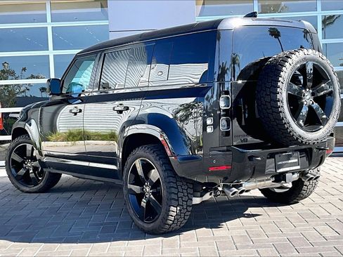 Used 2023 Land Rover Defender 110 V8 image 12