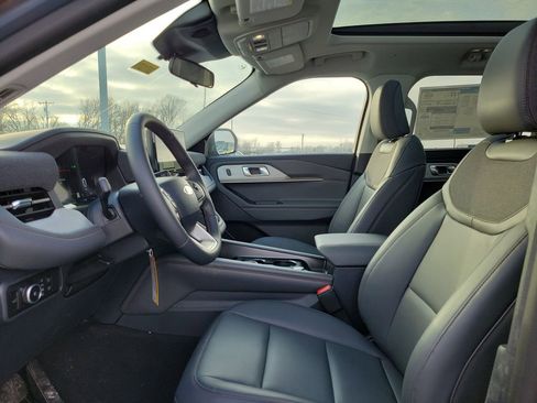 New 2026 Ford Explorer Active w/ Active Comfort Package image 16