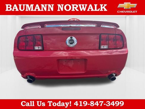 Used 2007 Ford Mustang GT RWD image 6