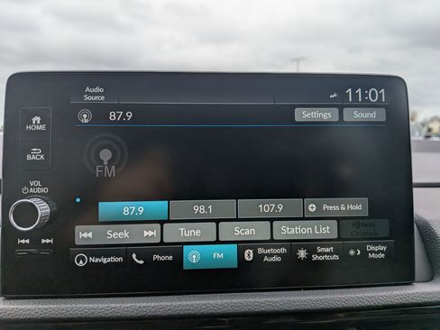 Used 2025 Honda CR-V Sport Touring image 17