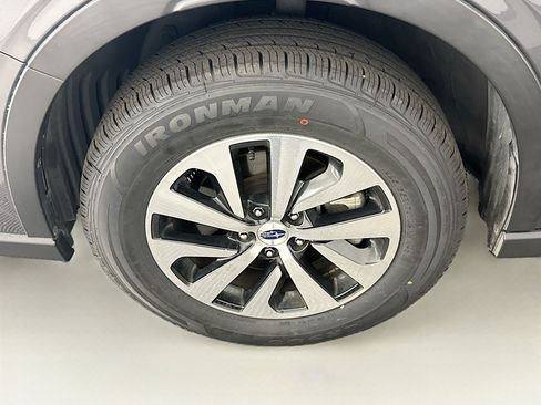 Used 2022 Subaru Outback Premium AWD/4WD image 11
