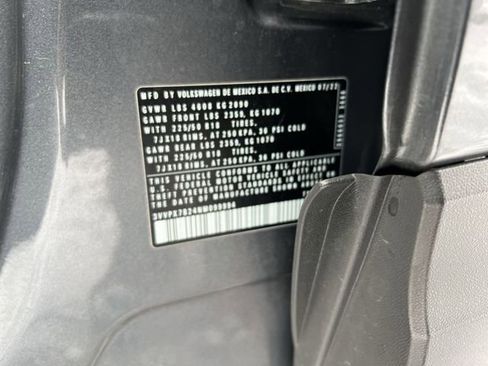 Used 2022 Volkswagen Taos SE image 36