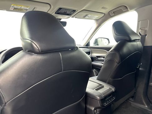 Used 2024 Toyota Grand Highlander AWD image 37