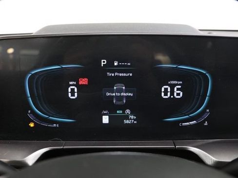 Used 2025 Kia Telluride LX FWD image 19