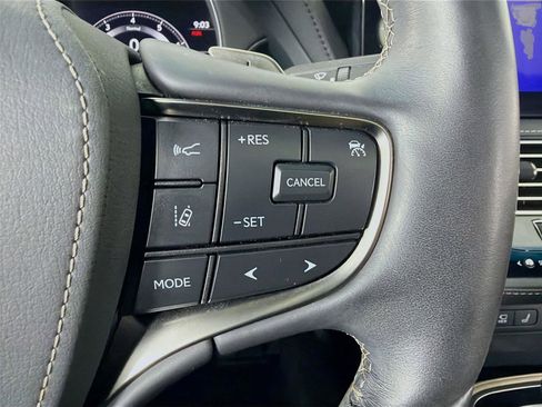 Used 2023 Lexus LS 500 w/ Interior Upgrade Package RWD image 11