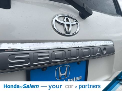 Used 2013 Toyota Sequoia Platinum image 7