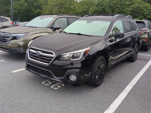 Used 2018 Subaru Outback 2.5i Premium image 2