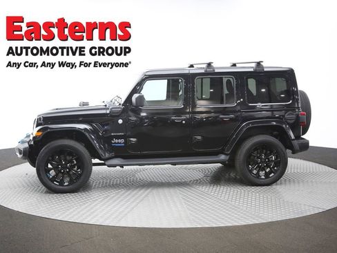 Used 2022 Jeep Wrangler Unlimited Sahara AWD/4WD image 57