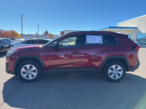 Used 2019 Toyota RAV4 LE image 2