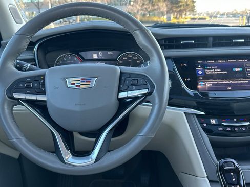 Certified 2025 Cadillac XT6 Premium Luxury image 16