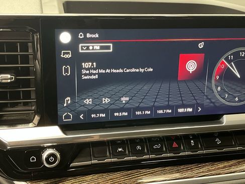 Certified 2022 GMC Sierra 1500 Elevation w/ Preferred Package image 19